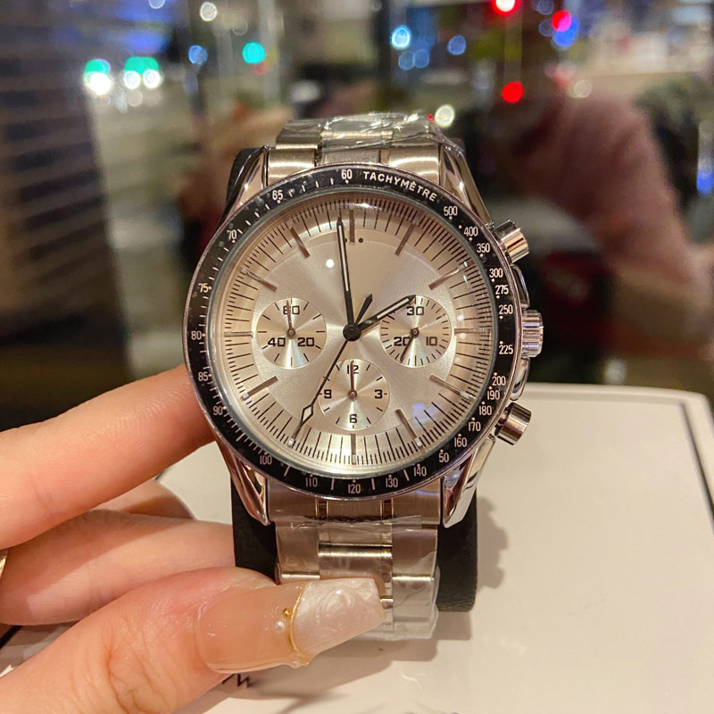 Luxury mens watches chronograph top brand designer watch Stainless Steel band 42mm Waterproof Wristwatches for men's Birthday Christmas Father's Day Gift relogios
Luxury mens watches chronograph top brand designer watch Stainless Steel band 42mm Waterproof Wristwatches for men's Birthday Christmas Father's Day Gift relogios