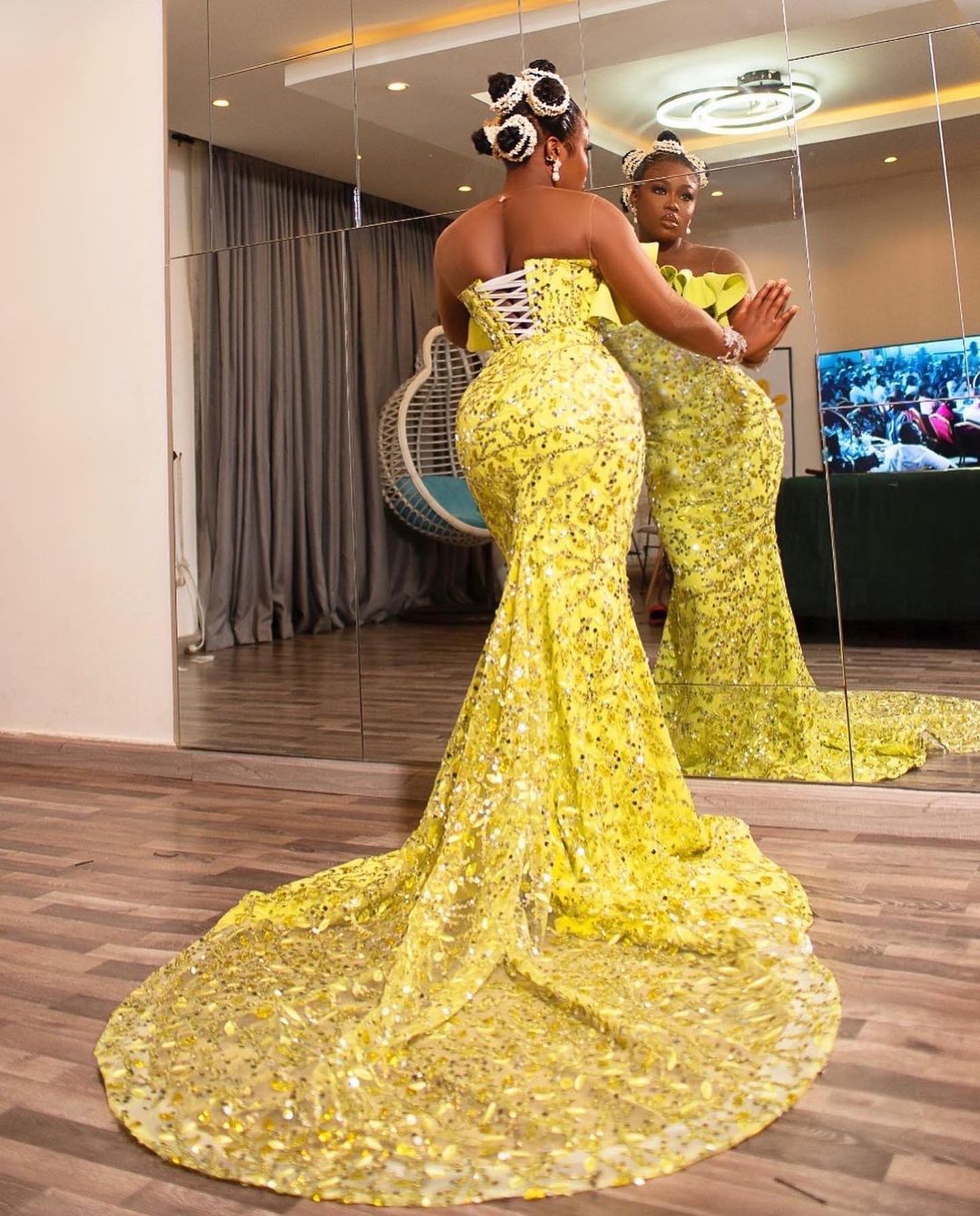 2022 Plus Size Arabic Aso Ebi Yellow Luxurious Sparkly Prom Dresses Beaded Crystals Evening Formal Party Second Reception Birthday Engagement Gowns Dr