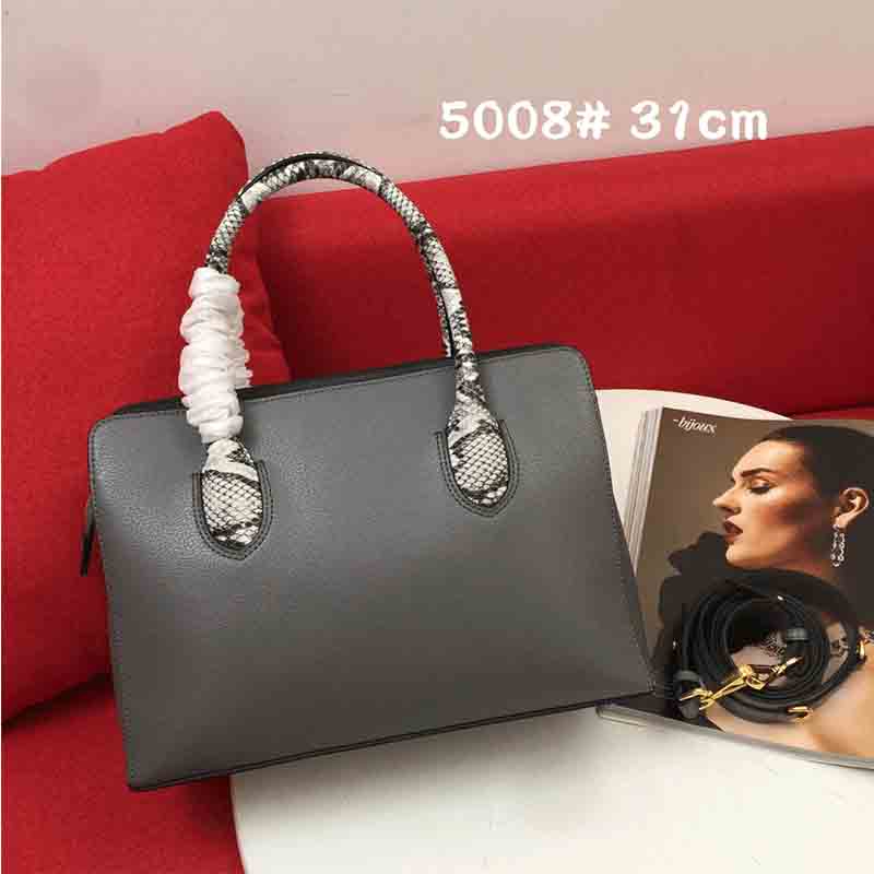 Designer TOP tote bag for Women Fashion Wallet Luxury Handbag Messenger Brand Leather Purse Phone bagnoble and elegant Snakeskin texture contrast color matching, Contact me
Designer TOP tote bag for Women Fashion Wallet Luxury Handbag Messenger Brand Leather Purse Phone bagnoble and elegant Snakeskin texture contrast color matching, Contact me
