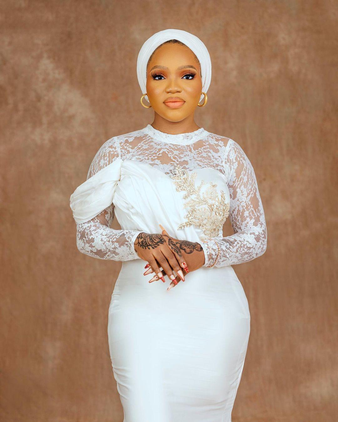 Arabic Style Mermaid Wedding Dresses High Neck Long Sleeves Lace Appliques Sweep Train Bridal Party Gowns 322