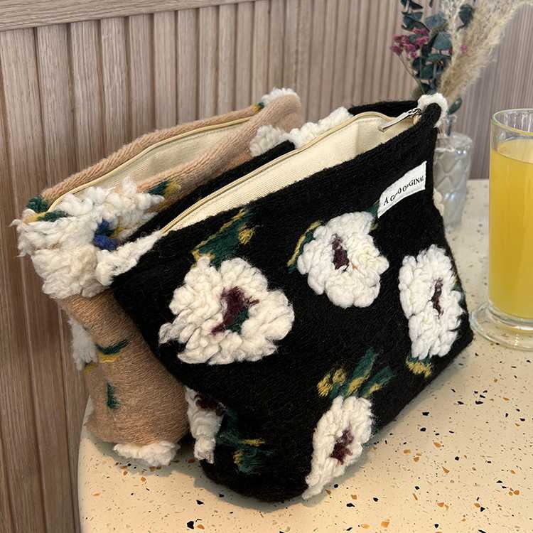 Cosmetic Bags & Cases Women Large Makeup Organizer Retro Flower Storage Bag Travel Portable Toiletry Zipper Beauty Case Inner Pouch, Black
Cosmetic Bags & Cases Women Large Makeup Organizer Retro Flower Storage Bag Travel Portable Toiletry Zipper Beauty Case Inner Pouch, Black
