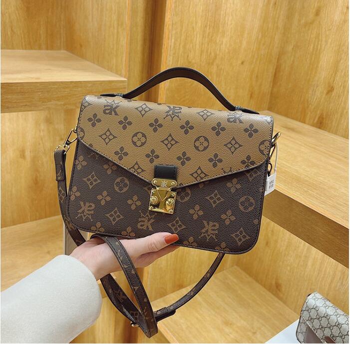 luxurys designers handbag messenger oxidizing leather elegant shoulder bags women shopping tote fashion louise Purse vutton Crossbody viuton Bag, White grid
luxurys designers handbag messenger oxidizing leather elegant shoulder bags women shopping tote fashion louise Purse vutton Crossbody viuton Bag, White grid