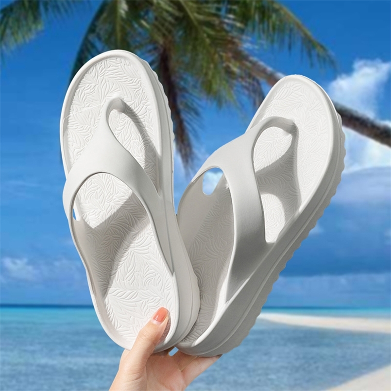 Thick Bottom Slipper Nonslip Soft Soled Flip Flops Couple Stepping Beach Fashion Sandals Slipper Men Shoes 220615, Black
Thick Bottom Slipper Nonslip Soft Soled Flip Flops Couple Stepping Beach Fashion Sandals Slipper Men Shoes 220615, Black