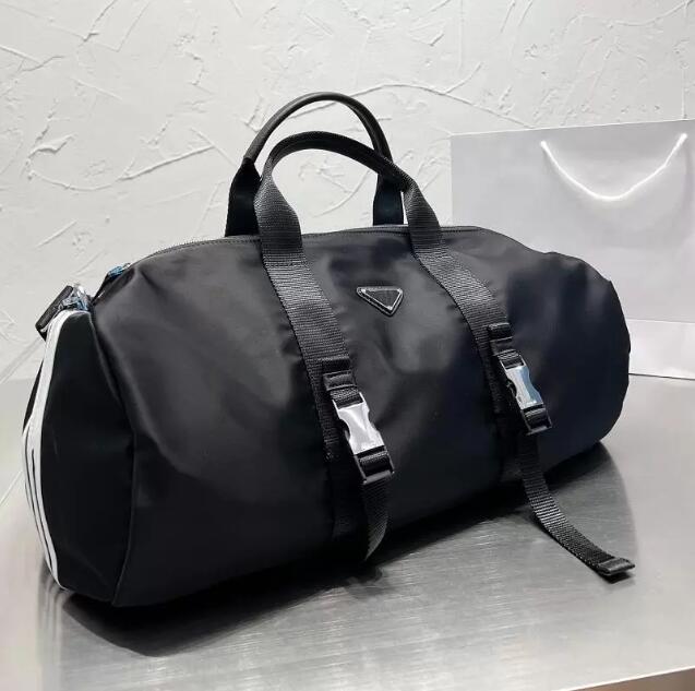 Nylon Travel Shopping Totes Bag Designer Classic Hand Strap Hardware Triangle Zipper Duffel Outdoor Black Large Capacity Outdoor Waterproof Crossbody Handbags
Nylon Travel Shopping Totes Bag Designer Classic Hand Strap Hardware Triangle Zipper Duffel Outdoor Black Large Capacity Outdoor Waterproof Crossbody Handbags