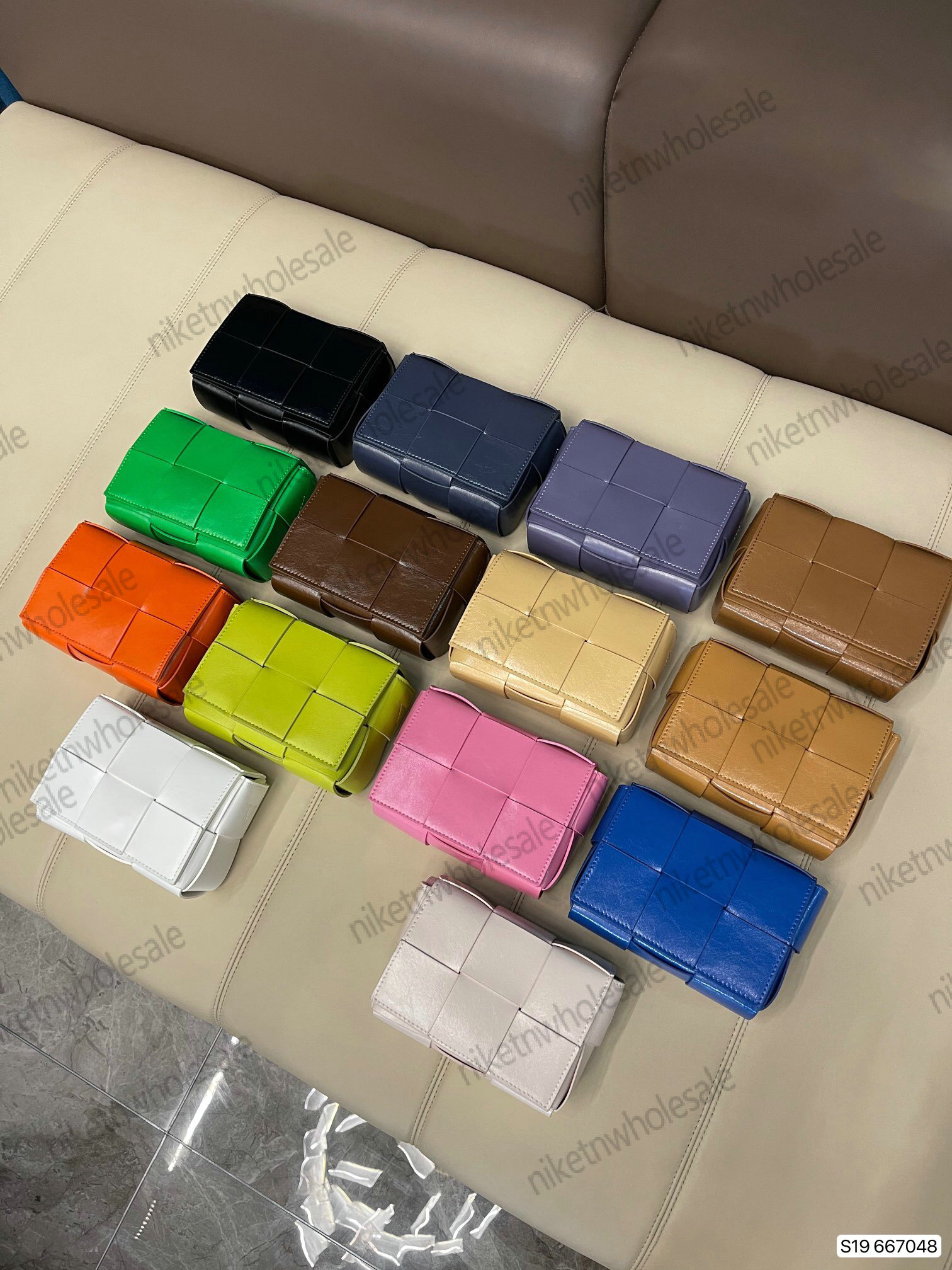 Fashion crossbody Woven Square Green shoulder Bags women hand-knitted cbag Luxury chain pad Leather Ladies weave owhide Handbags purse, ##
Fashion crossbody Woven Square Green shoulder Bags women hand-knitted cbag Luxury chain pad Leather Ladies weave owhide Handbags purse, ##