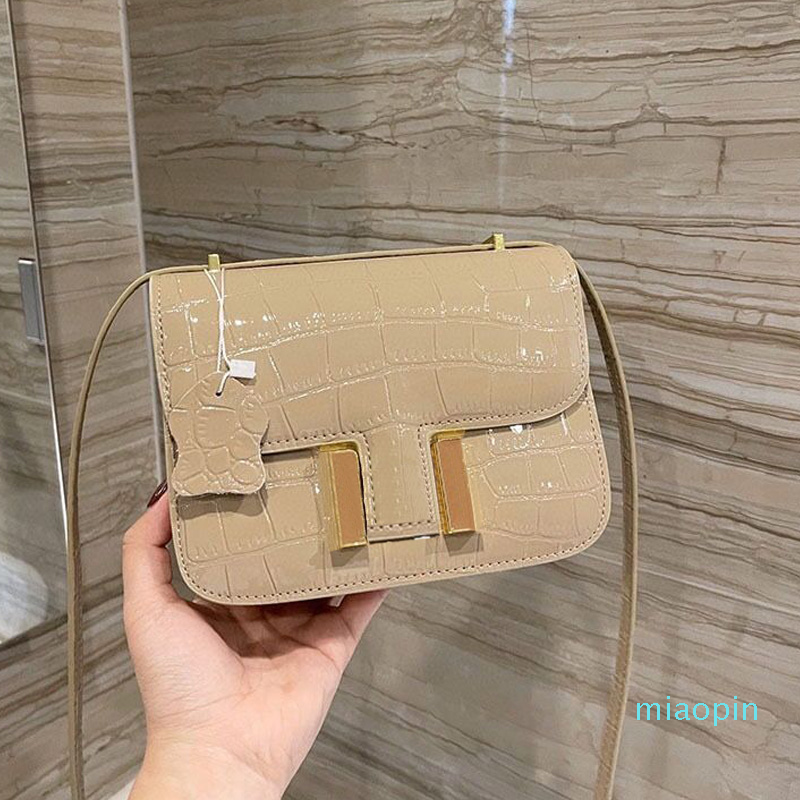 2022 Luxury Designer Crossbody Bag Top Quality Cowhide Fashion Retro Designer Handbags Classic Alligator Lady Mini Cross body Shoulder bags, Blue
2022 Luxury Designer Crossbody Bag Top Quality Cowhide Fashion Retro Designer Handbags Classic Alligator Lady Mini Cross body Shoulder bags, Blue