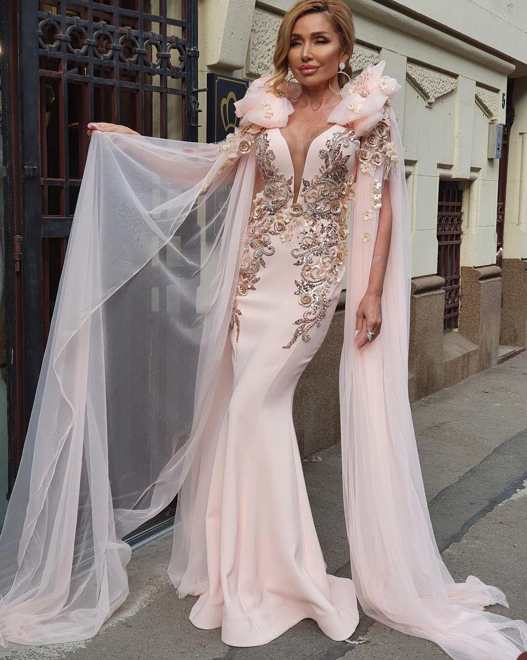 Elegant Pink Mermaid Evening Dresses 3D Flower Ruffles Lace Appliques Beads Prom Dress Pageant Gown Custom Made
