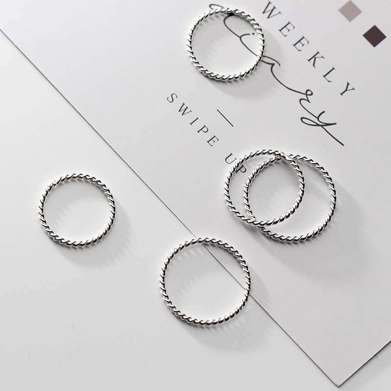 Modian Fashion Twist Slim Ring for Women Classic 925 Sterling Silver Minimalism Open Adjustable Stackable Fine Jewelry 220716
Modian Fashion Twist Slim Ring for Women Classic 925 Sterling Silver Minimalism Open Adjustable Stackable Fine Jewelry 220716
