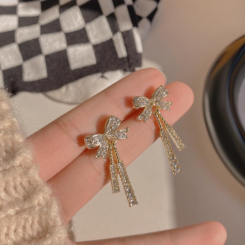 Stud Colorful L 925 Sterling Silver Exquisite Korean Sweet Bowknot Earrings For Women Zircon Shiny Rhinestone JewelryStud
Stud Colorful L 925 Sterling Silver Exquisite Korean Sweet Bowknot Earrings For Women Zircon Shiny Rhinestone JewelryStud
