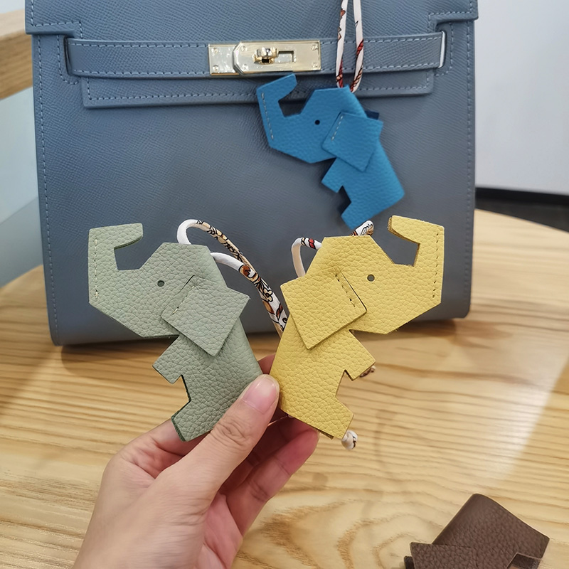 26ss designer leather elephant rabbit pendant Bag Parts pattern cowhide ornament car key chain bags decoration cowhide Accessories girls toys fashion tag
