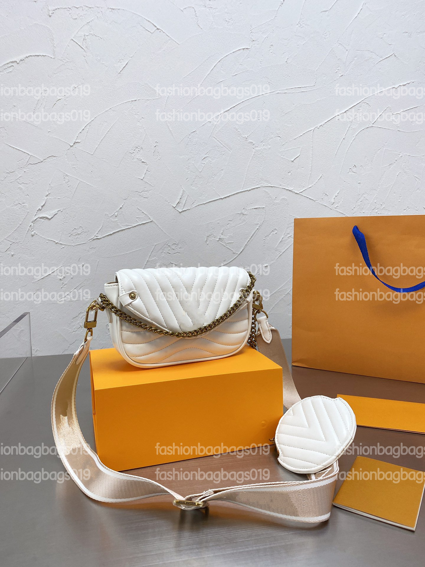 M56461 designer Bag New Wave Multi-Pochette crossbody handbag 2sets quilted cowhide leather round coin purse 2pcs versatile fashion Shoulder Bags
M56461 designer Bag New Wave Multi-Pochette crossbody handbag 2sets quilted cowhide leather round coin purse 2pcs versatile fashion Shoulder Bags