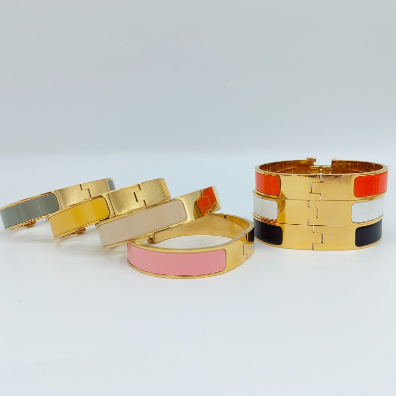 TOP quality Designer bracelet Bangles 2022 High Stainless steel gold buckle women and men bracelets designer jewelry
TOP quality Designer bracelet Bangles 2022 High Stainless steel gold buckle women and men bracelets designer jewelry
