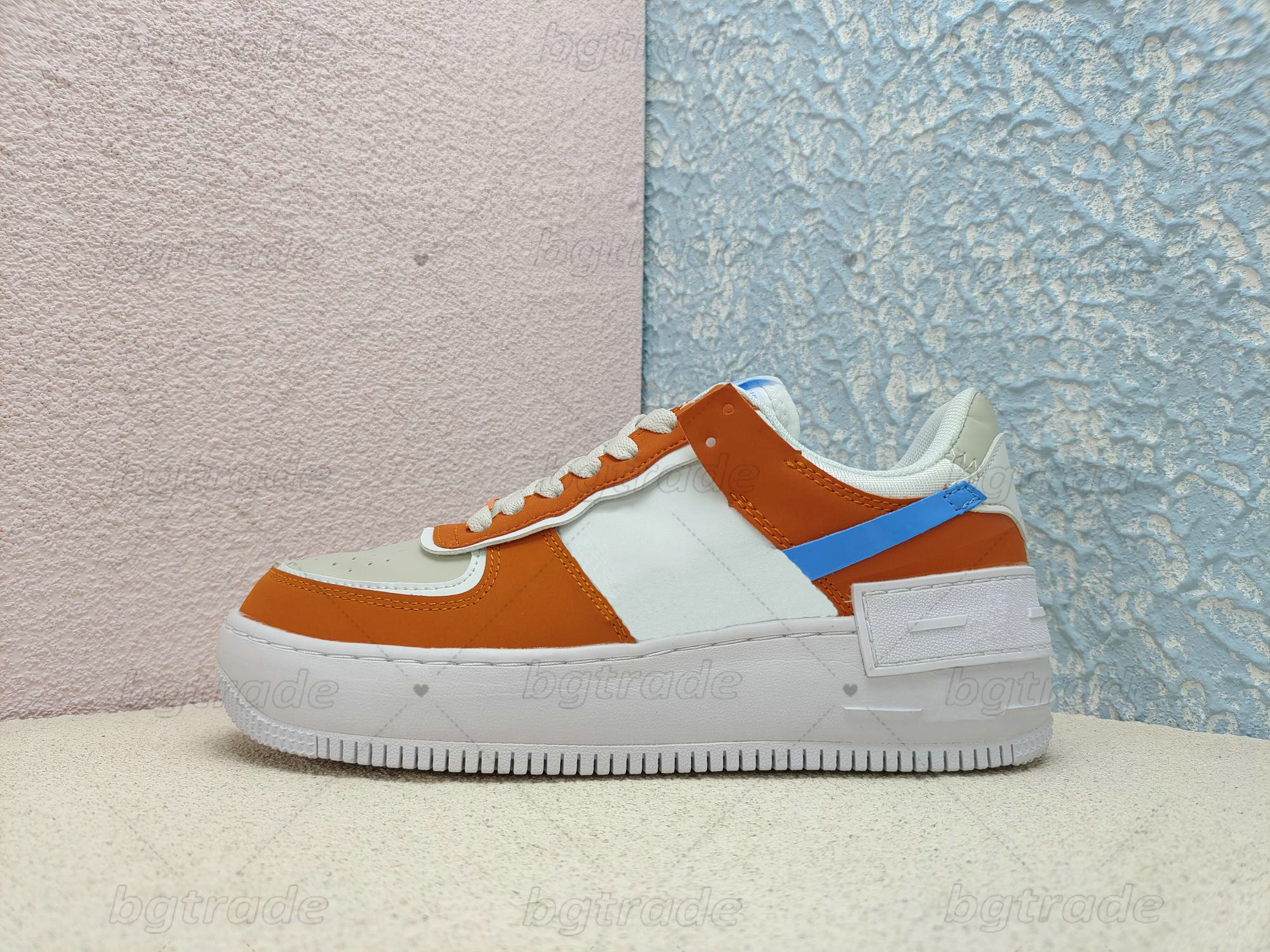 Womens Thick Soles 1s Low Casual Skateboard Shoes Luxury Fad Macaron Platform Running Shoes Girls 1 Skateboard Trainers Designer Sports Sneakers
Womens Thick Soles 1s Low Casual Skateboard Shoes Luxury Fad Macaron Platform Running Shoes Girls 1 Skateboard Trainers Designer Sports Sneakers