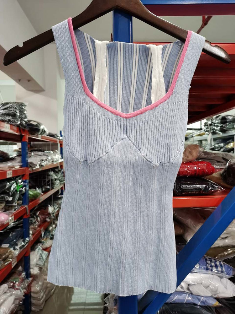 DEAT Summer Fashion Casual Knitted Skinny V-neck Solid Slim Sexy Sleeveless Top Vest Women SD588 220325