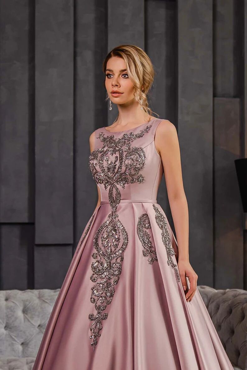 Purple Bridesmaid Dresses High Neck Sleeveless Custom Made Satin Mermaid Prom Dress Party Gowns Appliqued Sequins or Length Elegant Evening Gown