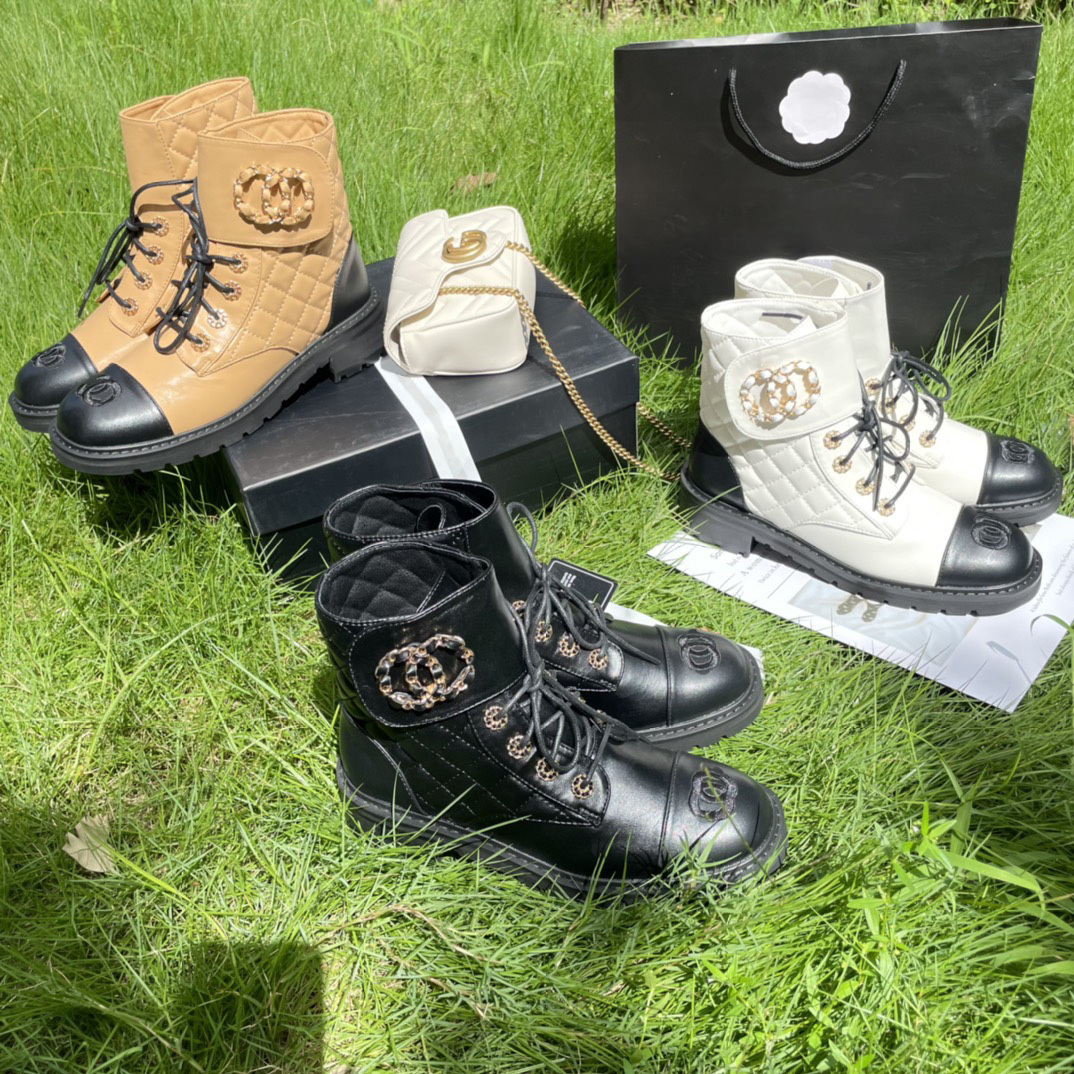 Interlocking Black Ankle Biker Chunky Platform Flats Combat Designer Boots Low Heel Lace-Up Booties Leather Chains Buckle Women Luxury Designers Shoes Footwear, Fill postage
Interlocking Black Ankle Biker Chunky Platform Flats Combat Designer Boots Low Heel Lace-Up Booties Leather Chains Buckle Women Luxury Designers Shoes Footwear, Fill postage