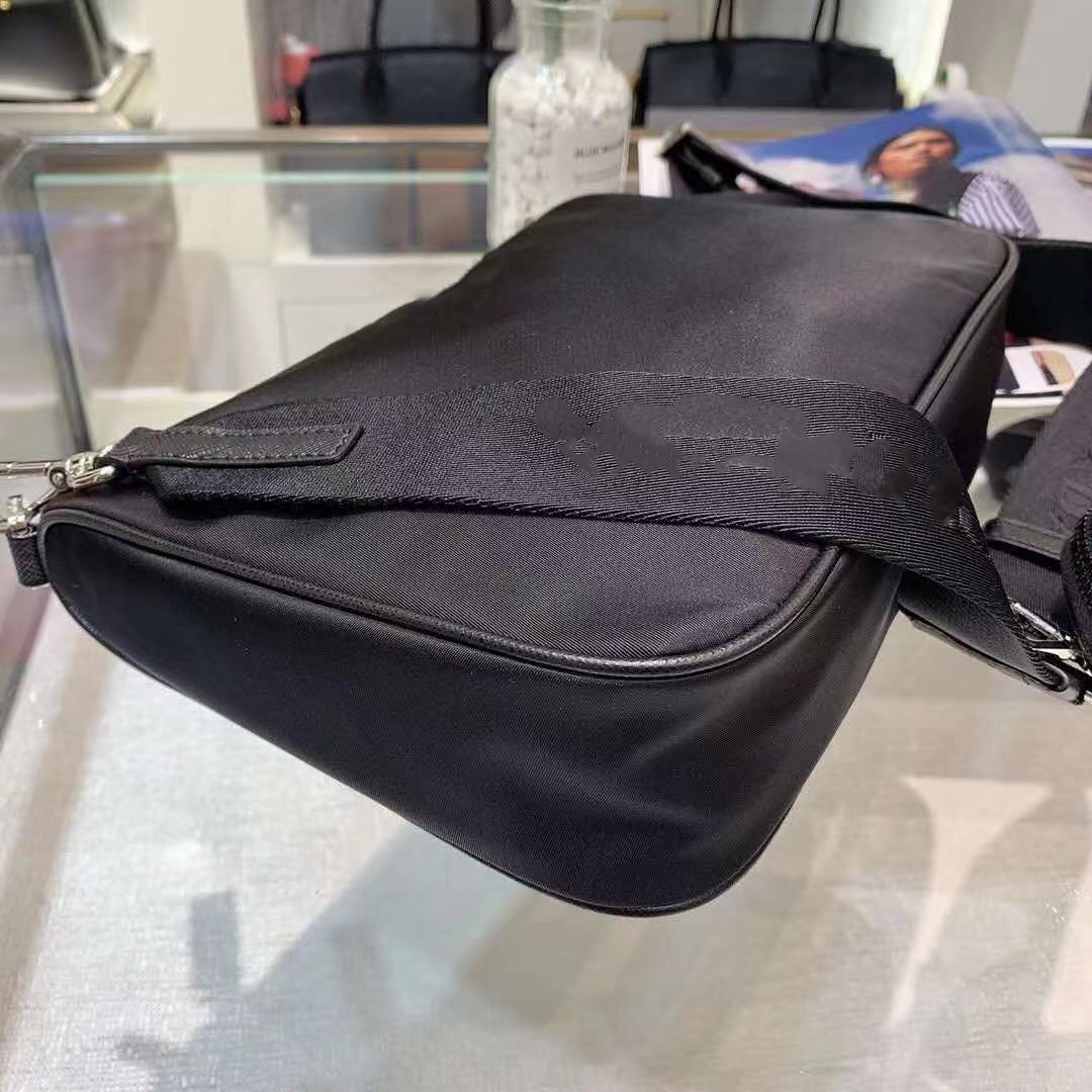 2022 Shoulder Handbags Retro designer bags women handbag soft Leather Crossbody luxurious Fashion totes Shopping Satchels tote P bag 2vh113, Style 1 with box
2022 Shoulder Handbags Retro designer bags women handbag soft Leather Crossbody luxurious Fashion totes Shopping Satchels tote P bag 2vh113, Style 1 with box