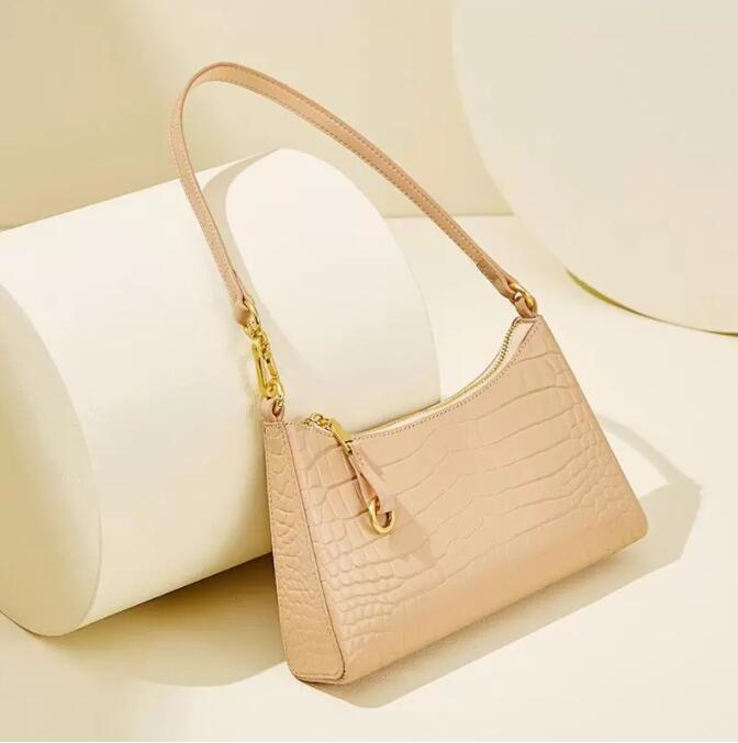 summer new high-end sense of armpit bag fashion crocodile pattern shoulder bag western style baguette handbag messenger, Only original box
summer new high-end sense of armpit bag fashion crocodile pattern shoulder bag western style baguette handbag messenger, Only original box