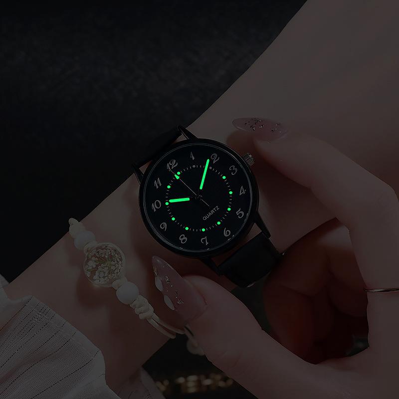 Wristwatches Simple Ladies Wrist Watches Luminous Women Casual Leather Strap Quartz Watch Clock Montre Femme Relogio FemininoWristwatches
Wristwatches Simple Ladies Wrist Watches Luminous Women Casual Leather Strap Quartz Watch Clock Montre Femme Relogio FemininoWristwatches