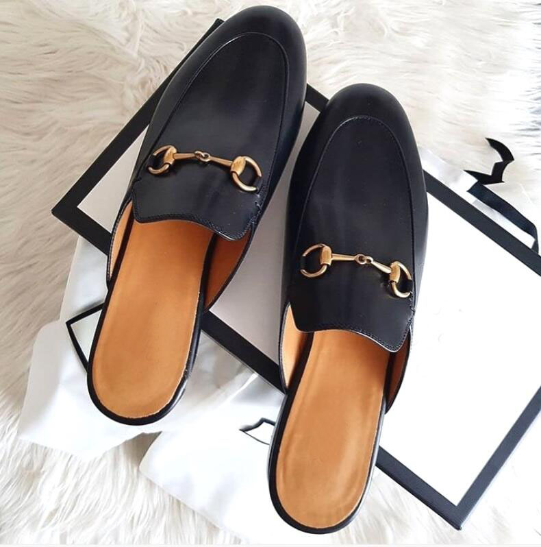 Women sandals slip-on shoes brand designs princetown slipper Genuine Leather horsebit flat slippers outdoor walking footwear lady shoe 35-45
Women sandals slip-on shoes brand designs princetown slipper Genuine Leather horsebit flat slippers outdoor walking footwear lady shoe 35-45