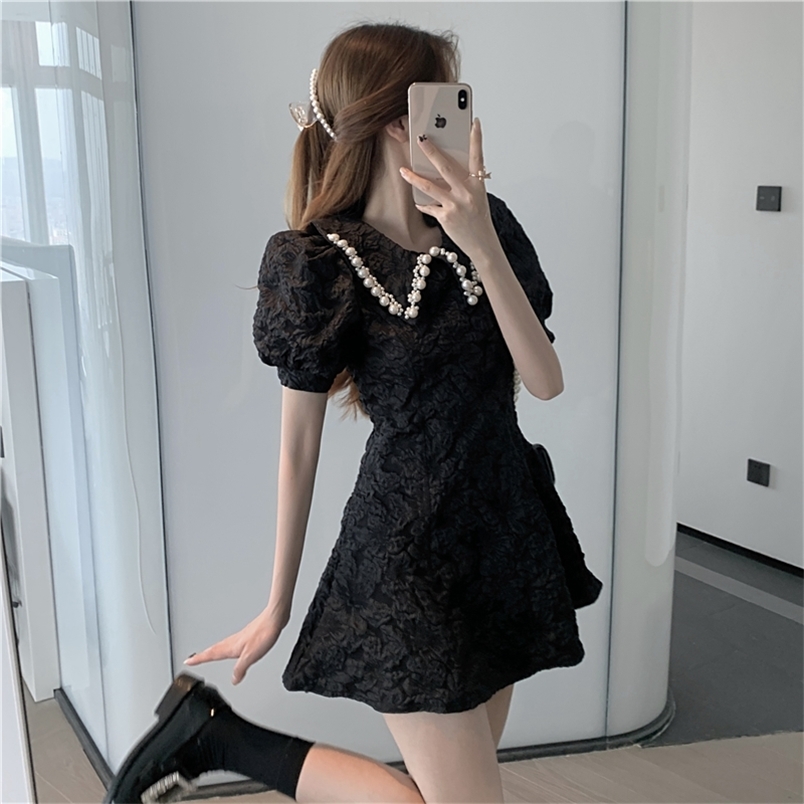 Summer Vintage Elegant High Waist Slim Temperament Black Pearl Lapel Puff Sleeve Dress Women Short Jacquard Floral Print Sexy 220613
Summer Vintage Elegant High Waist Slim Temperament Black Pearl Lapel Puff Sleeve Dress Women Short Jacquard Floral Print Sexy 220613