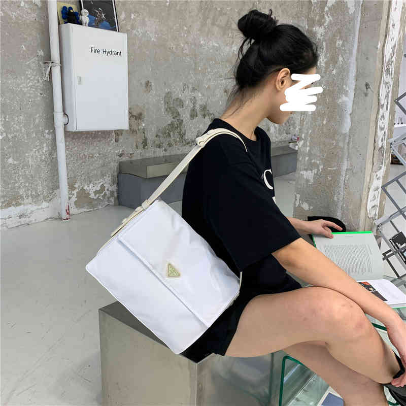 Handbags 70% Off New Oxford sling one shoulder bag French underarm down filled white synchronous women's purses, White oxford small 25cm
Handbags 70% Off New Oxford sling one shoulder bag French underarm down filled white synchronous women's purses, White oxford small 25cm