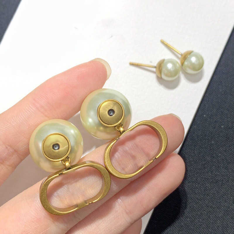 Europe America Letter Charm Earrings Ladies Pearl Studs Personality Pearls Pendant Earring Eardrop Gift Wholesale
Europe America Letter Charm Earrings Ladies Pearl Studs Personality Pearls Pendant Earring Eardrop Gift Wholesale