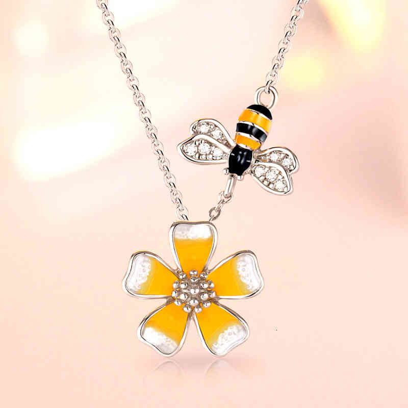 designer Compare with the original CTonglin 925 Sterling Silver Necklace minority Korean version lovely bee flower sweet girl pendant accessories
designer Compare with the original CTonglin 925 Sterling Silver Necklace minority Korean version lovely bee flower sweet girl pendant accessories