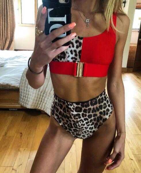 2020 Women' split swimwear sexy hot gold belt bikini set high waist leopard print panel flash fabric girl ladies yakuda flexible stylish
2020 Women' split swimwear sexy hot gold belt bikini set high waist leopard print panel flash fabric girl ladies yakuda flexible stylish
