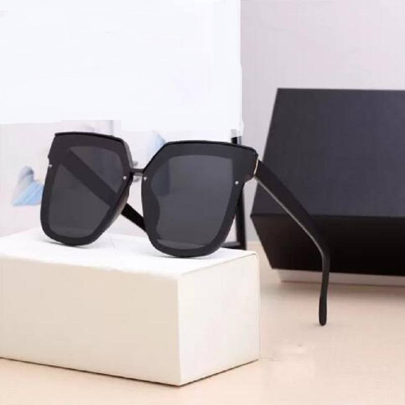 Top luxury Sunglasses Designer Women polaroid lens Mens Goggle senior Eyewear For Women eyeglasses frame Vintage Metal Sun Glasses With Box
Top luxury Sunglasses Designer Women polaroid lens Mens Goggle senior Eyewear For Women eyeglasses frame Vintage Metal Sun Glasses With Box