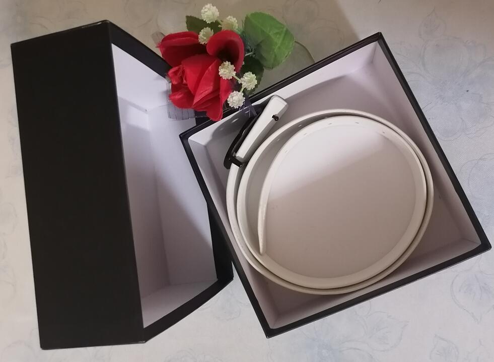 Pure white body luxury designer men's and women's wide belt 3.8 cm gold and silver black buckle high quality box, fast delivery, Have box
Pure white body luxury designer men's and women's wide belt 3.8 cm gold and silver black buckle high quality box, fast delivery, Have box