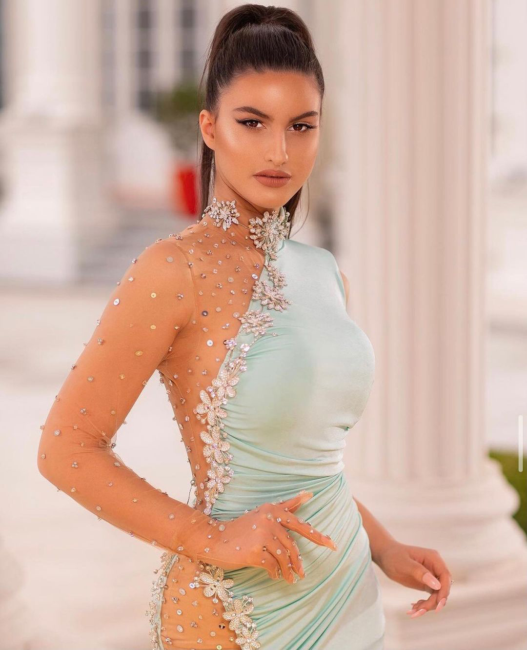 Luxurious Sexy African Dubai Evening Dresses High Split See Through Mermaid Prom Dress Beaded Applique Formal Party Gowns