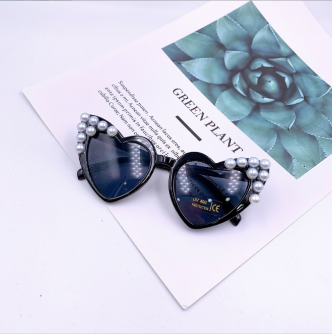Wholesale Children Sunglasses Kids pearl LOVE Heart Sun Boys Girls Glasses Baby UV400 Safety Frame Eyewear Z260305