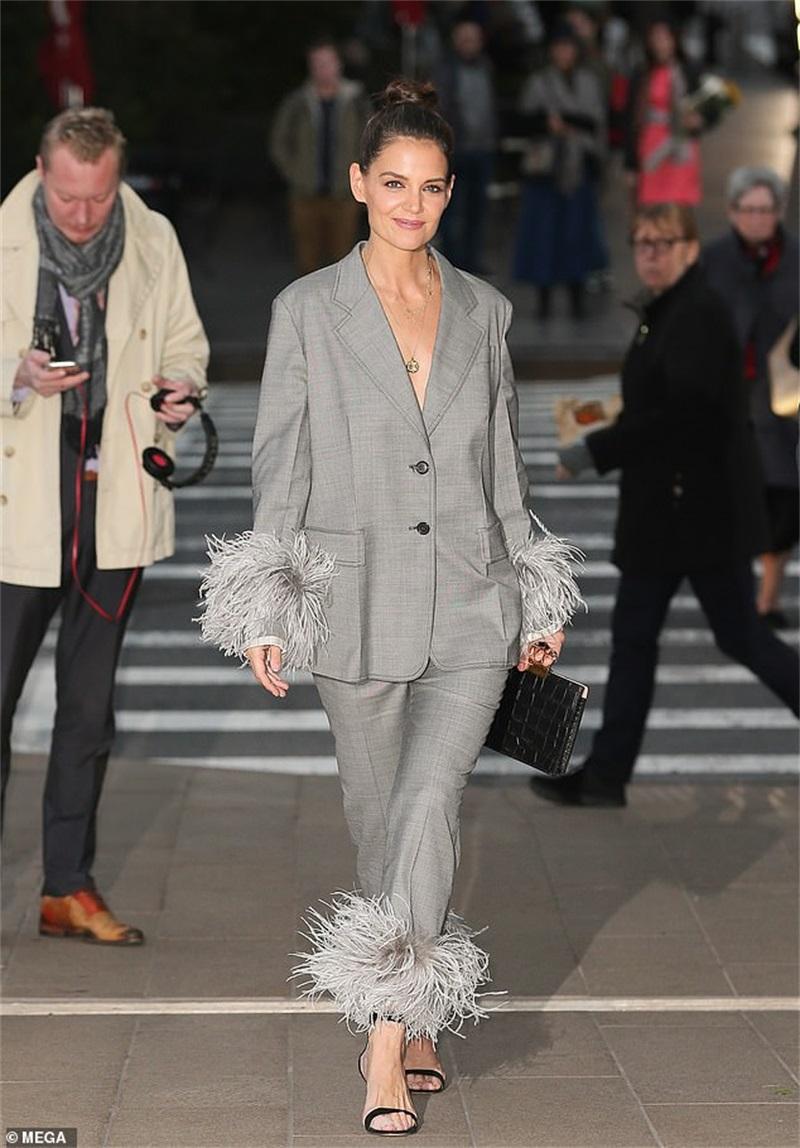 Women's Two Piece Pants Red Carpet Fashion Women Suits Gray Feather Mother Of The Bridal Evening Party Tuxedos Formal Wear For Wedding (Jack, Beige
Women's Two Piece Pants Red Carpet Fashion Women Suits Gray Feather Mother Of The Bridal Evening Party Tuxedos Formal Wear For Wedding (Jack, Beige