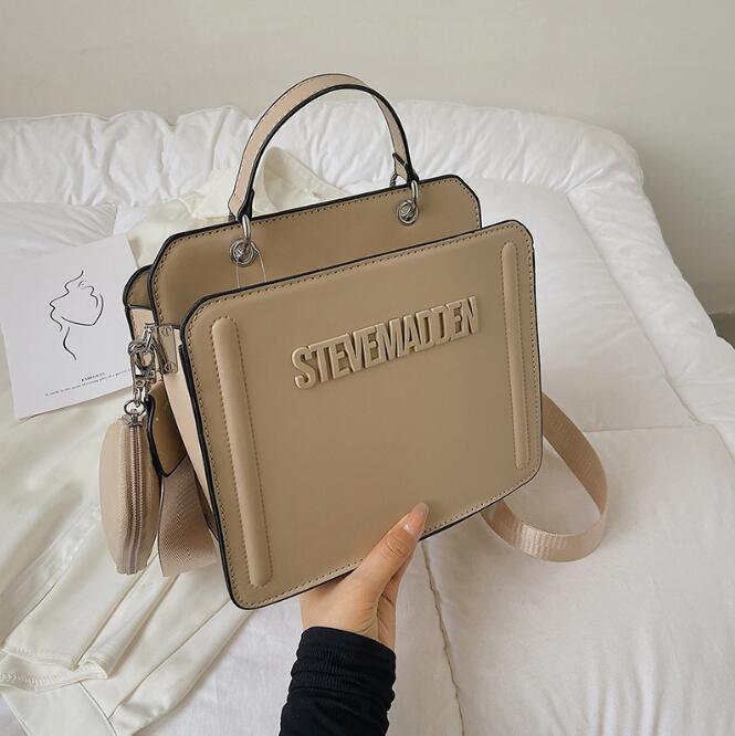 luxury classic Designer leather Evening Bag shoulder bags chain crossbody clutch women handbags fashion backpack purses shopping tote Khaki color, As pic
luxury classic Designer leather Evening Bag shoulder bags chain crossbody clutch women handbags fashion backpack purses shopping tote Khaki color, As pic