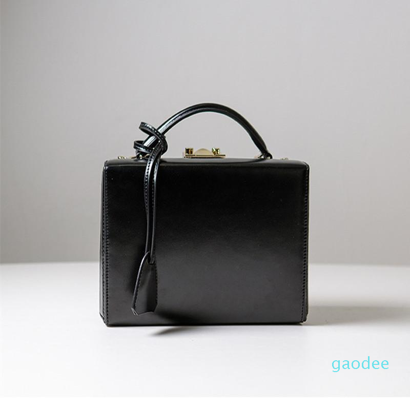 Evening Bags Vintaga Genuine Leather Women Handbag Shoulder Bag Fashion Box Style 2022
Evening Bags Vintaga Genuine Leather Women Handbag Shoulder Bag Fashion Box Style 2022