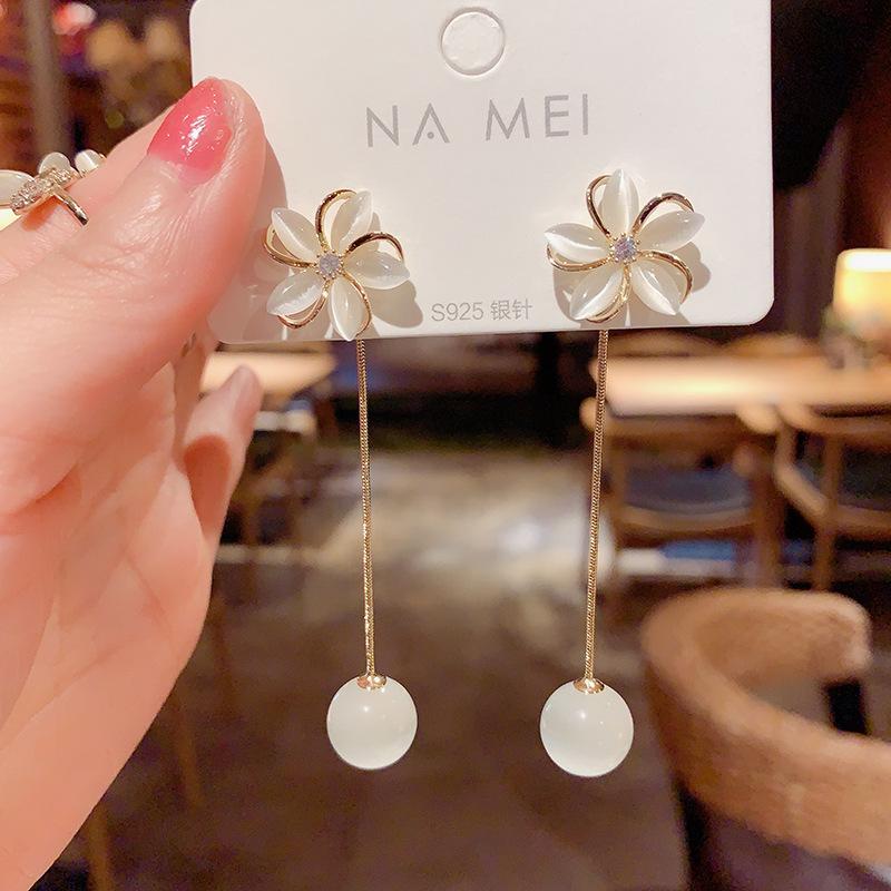 Dangle & Chandelier Trend Flower Crystals Opal Stones Tassel Exquisiteness Modern Fashion French Luxury Statement Earrings For Women Jewelry
Dangle & Chandelier Trend Flower Crystals Opal Stones Tassel Exquisiteness Modern Fashion French Luxury Statement Earrings For Women Jewelry
