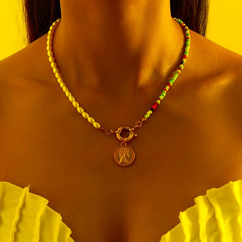 Pendant Necklaces Colorful Rainbow Seed Beaded Chain Imitation Pearl Choker Carved Coin Portrait JewelryPendant
Pendant Necklaces Colorful Rainbow Seed Beaded Chain Imitation Pearl Choker Carved Coin Portrait JewelryPendant