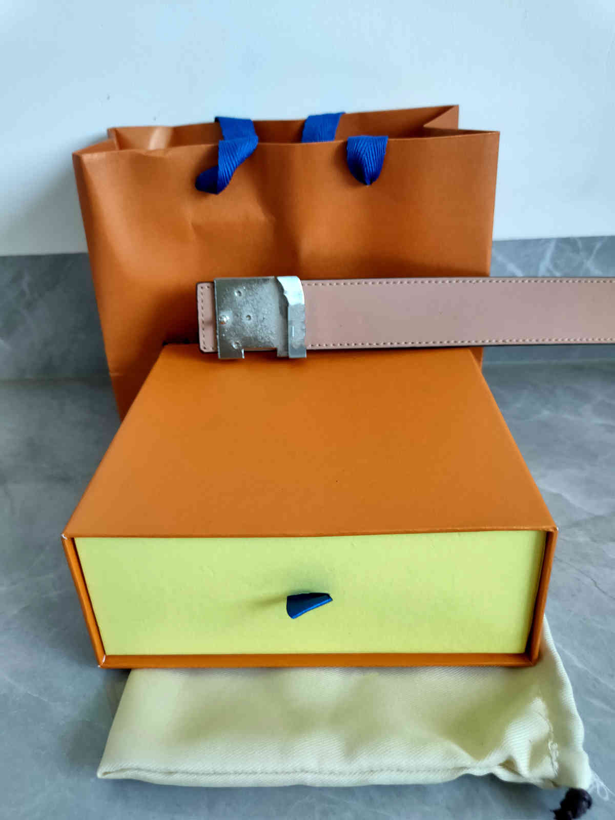 2022 Fashion Buckle Genuine Leather Belt Width 4cm 15 Styles Highly Quality with Box Designer Men Women Mens Belts, Gold
2022 Fashion Buckle Genuine Leather Belt Width 4cm 15 Styles Highly Quality with Box Designer Men Women Mens Belts, Gold