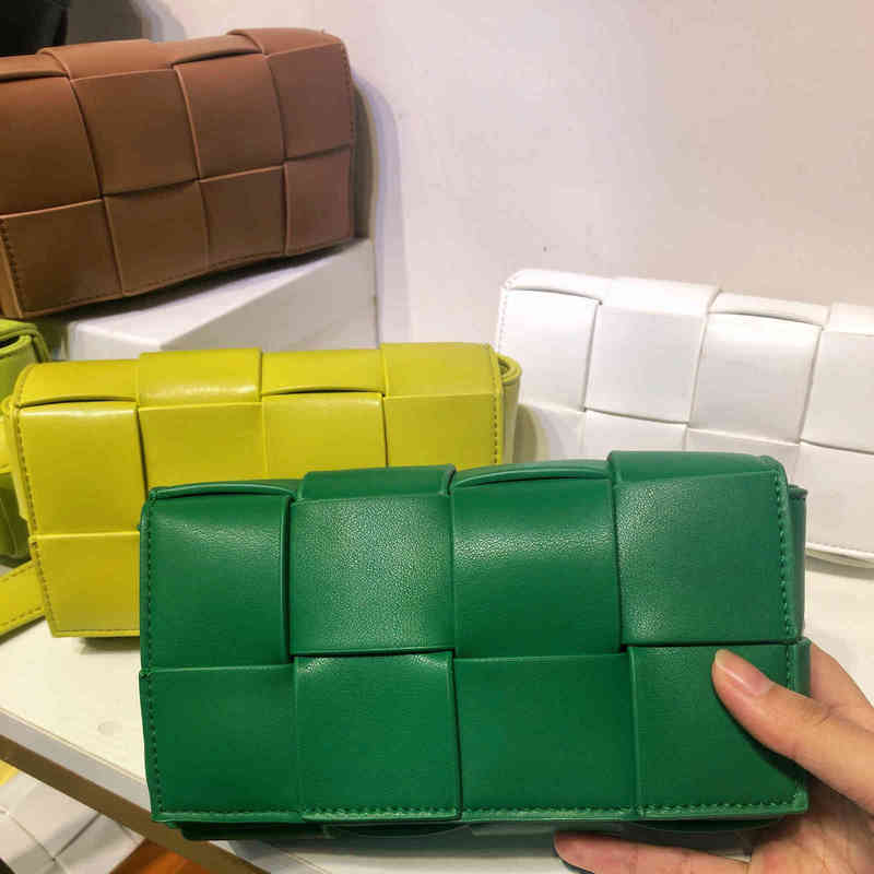 Luxury Bottegav Venetas Handbags Woven Small Single Shoulder Lattice Square Spring and Summer Mini Mobile Phone bags
Luxury Bottegav Venetas Handbags Woven Small Single Shoulder Lattice Square Spring and Summer Mini Mobile Phone bags