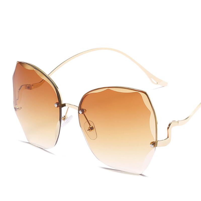 Sunglasses XaYbZc 2022 Fashion Tea Gradient Women Ocean Water Cut Trimmed Lens Metal Curved Temples Sun Glasses Female UV400
Sunglasses XaYbZc 2022 Fashion Tea Gradient Women Ocean Water Cut Trimmed Lens Metal Curved Temples Sun Glasses Female UV400