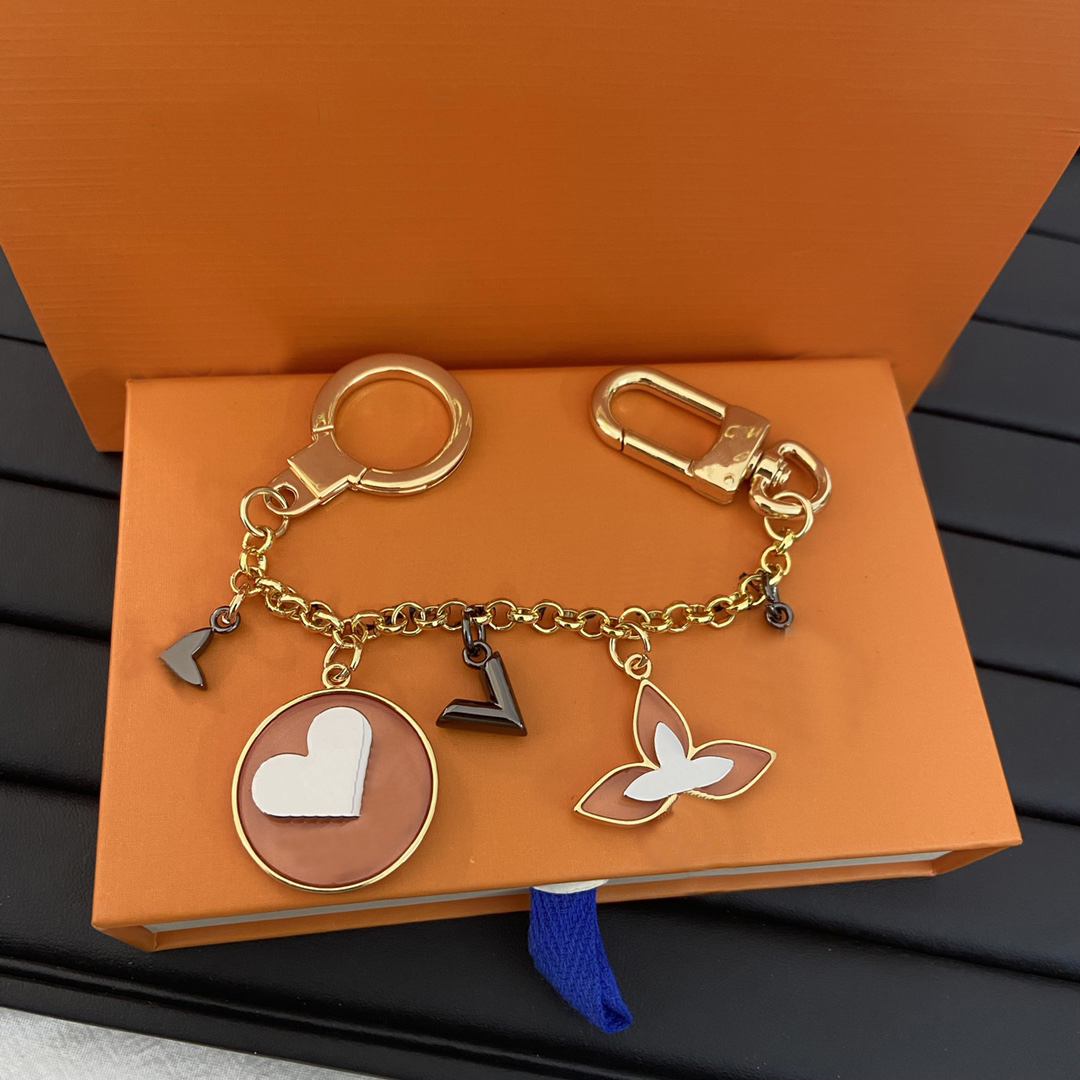 Fashion Trendy Luxury Designer Keychain Cartoon Classic Key Buckle Flower Letter Silver Gary Keychains Mens Womens Bag Handbag Pendant
Fashion Trendy Luxury Designer Keychain Cartoon Classic Key Buckle Flower Letter Silver Gary Keychains Mens Womens Bag Handbag Pendant