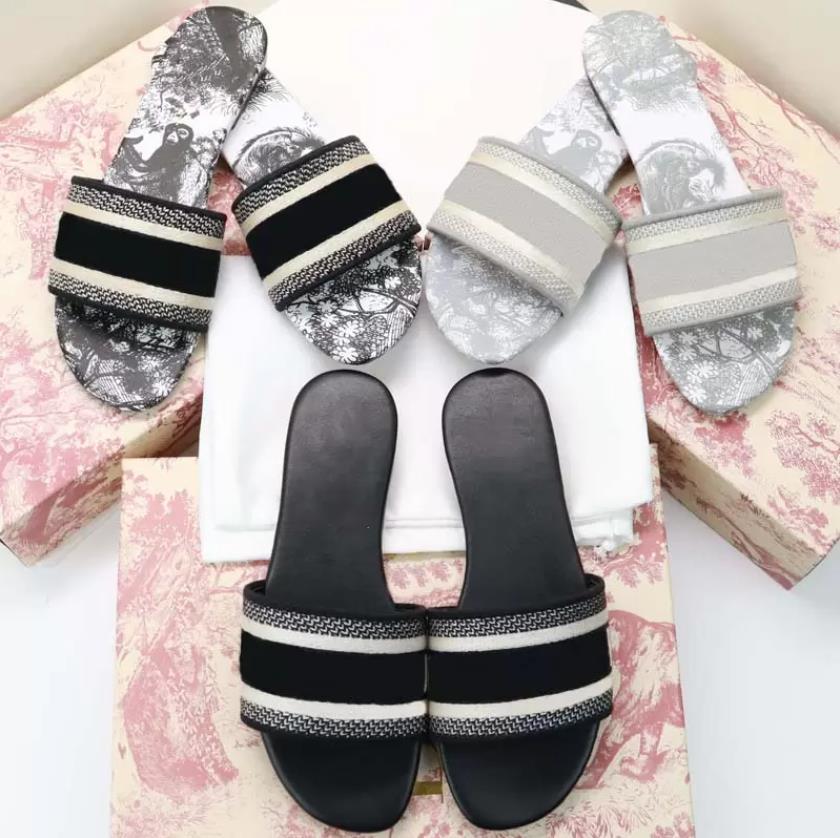 luxury Designer Leather Ladies Sandals Summer louiseity viutonity Flat Slipper fashion beach woman Big head Slipper Rainbow CD letters slippers 35-42
luxury Designer Leather Ladies Sandals Summer louiseity viutonity Flat Slipper fashion beach woman Big head Slipper Rainbow CD letters slippers 35-42