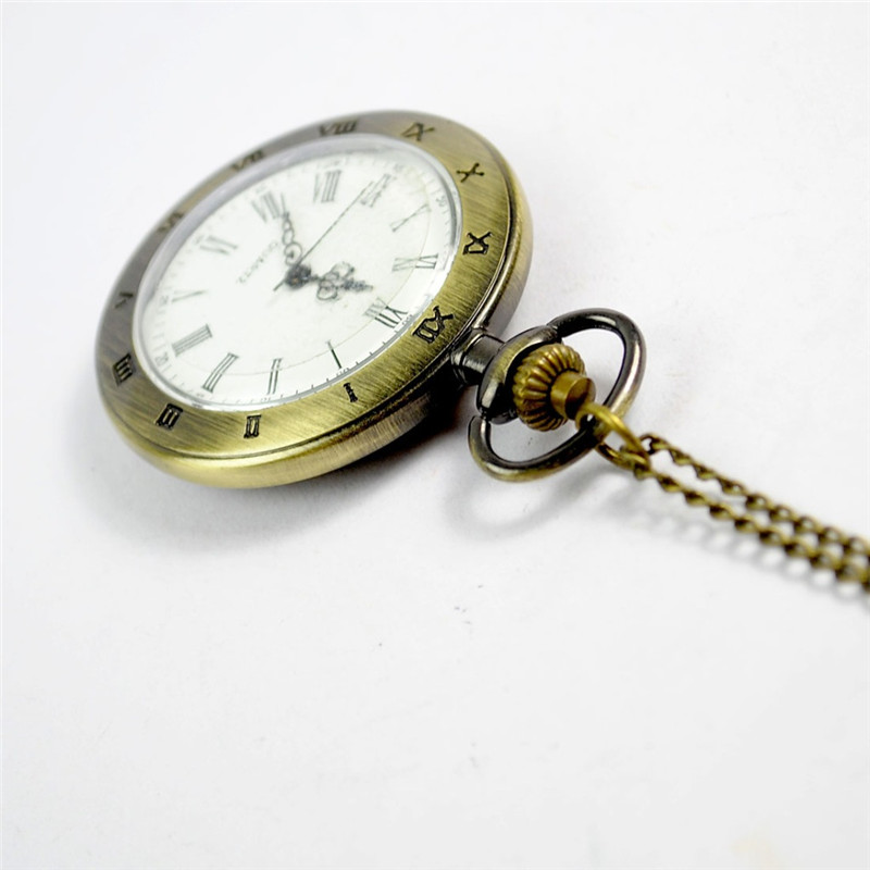 10pcs watches Retro Bronze Cartoon Engraved Cover Spiderweb Men Women Electronic Pocket Watch 8041-1
10pcs watches Retro Bronze Cartoon Engraved Cover Spiderweb Men Women Electronic Pocket Watch 8041-1