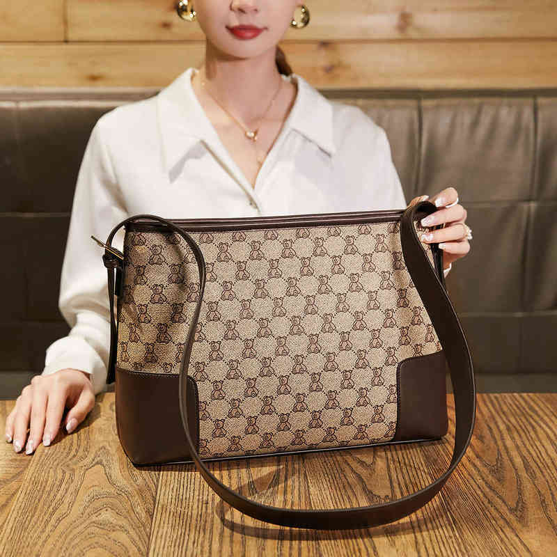 Factory Online Export Designer Tide Brand Ladies Bags Offers for New Female Messenger 2022 Shoulder Large Capacity Bucket Fashion, Gray
Factory Online Export Designer Tide Brand Ladies Bags Offers for New Female Messenger 2022 Shoulder Large Capacity Bucket Fashion, Gray