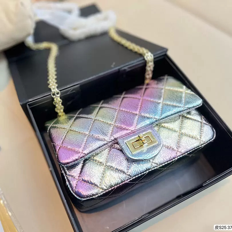 2.55w France Womens Mermaid Shimmer Colorful Bags Classic Mini Flap Iridescent Rectangular Purse Quilted Gold Metal Hardware Crossbody Designer Handbags 20CM A69, Additional shipping fee
2.55w France Womens Mermaid Shimmer Colorful Bags Classic Mini Flap Iridescent Rectangular Purse Quilted Gold Metal Hardware Crossbody Designer Handbags 20CM A69, Additional shipping fee