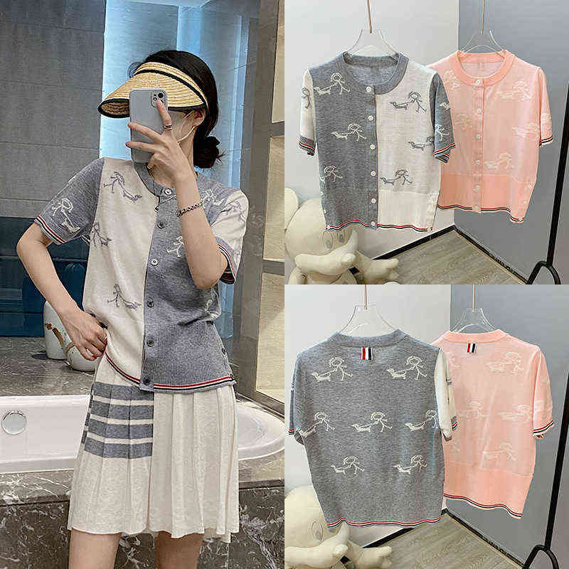 Summer New TB Thom Women' College Style Match Walking Dog Jacquard Round Neck Knitted Cardigan With Front And Back Stitching Wool Short Sleeved Sweater, White and grey
Summer New TB Thom Women' College Style Match Walking Dog Jacquard Round Neck Knitted Cardigan With Front And Back Stitching Wool Short Sleeved Sweater, White and grey