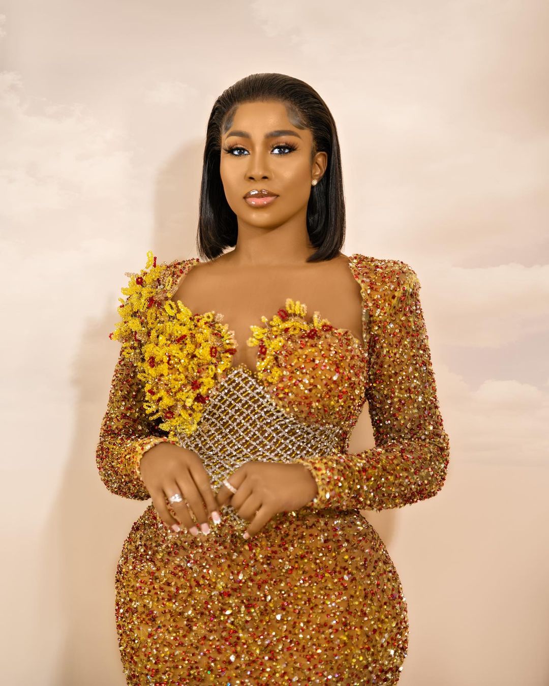 Plus Size Arabic Aso Ebi Gold Sparkly Sheath Prom Dresses Beaded Sheer Neck Evening Formal Party Second Reception Birthday Engagement Gowns Dress ZJ47