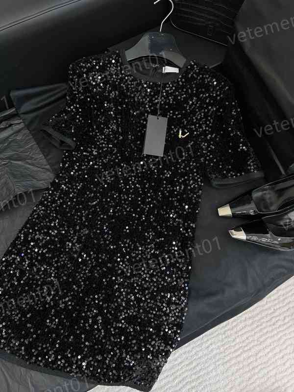 Womens Dresses Pearl Sequin Reflective Slim Fit Tunic Round Neck Short Sleeve Dress High Quality Luxury Dress Designer Women Clothing
Womens Dresses Pearl Sequin Reflective Slim Fit Tunic Round Neck Short Sleeve Dress High Quality Luxury Dress Designer Women Clothing