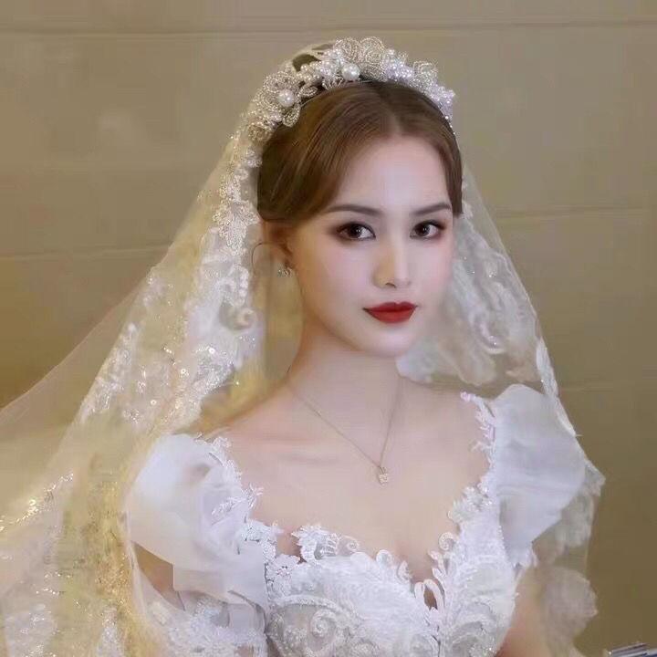 Headpieces Sweet Bride Wedding Dress Handmade Beaded Crown Beautiful Shape Headdress Po Studio With Makeup Accessories
Headpieces Sweet Bride Wedding Dress Handmade Beaded Crown Beautiful Shape Headdress Po Studio With Makeup Accessories